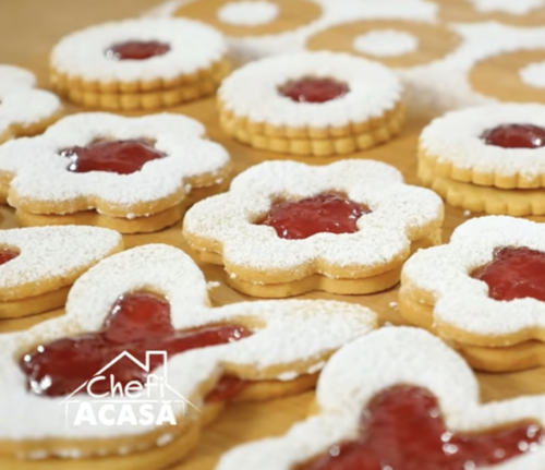 Biscuiți cu gem de zmeură