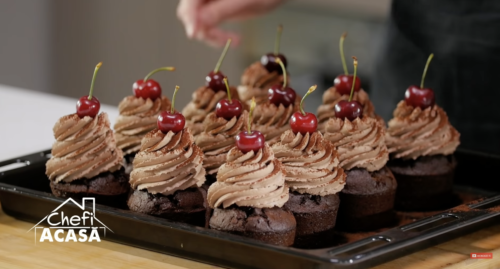 Cupcakes cu cireșe și ciocolată